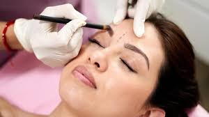 Why permanent make-up is super convenient but not without risks