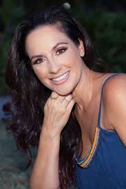 Lea Newman's Instagram, Twitter & Facebook