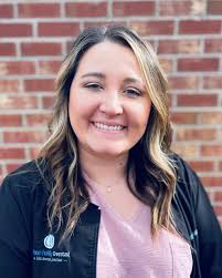 Heather Holifield's Instagram, Twitter & Facebook