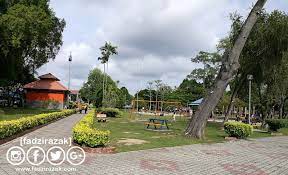 Taman rekreasi tasik y is a popular spot for the people of batu pahat to go for relax and recreation. Taman Rekreasi Tasik Y Batu Pahat Johor