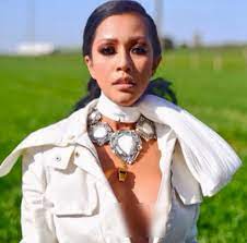 Pada 28 februari 1942, beliau. Rupanya Wanita Seksi Ini Isteri Kerabat Diraja Negeri Sembilan