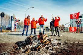 In lijn met de afspraken van het overlegcomité van vandaag 24 maart, geven we onze militanten volgende richtlijnen mee: Vakbonden Plannen Nationale Staking Op 29 Maart De Morgen
