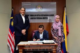 It is majlis buku kebangsaan malaysia. Jabatan Perdana Menteri Foto Sekitar Kunjungan Hormat Dan Perbincangan Bersama Majlis Buku Kebangsaan Malaysia Ke Pejabat Dato Mohd Sallehhuddin Bin Hassan Timbalan Ketua Setiausaha Kanan Jabatan Perdana Menteri
