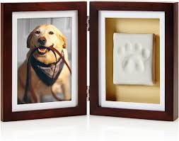 Pet memorial stones are common ways to commemorate the life of a dog or cat. Amazon Com Pearhead Dog Or Cat Paw Print Pet Keepsake Photo Frame With Clay Imprint Kit Perfect Keepsake Frame For Pet Lovers 21406 Espresso Pet Supplies
