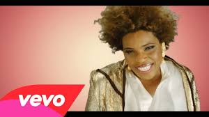 Macy gray (6 de septiembre de 1967 en canton, ohio) es una cantante estadounidense de r&b y neo soul y actriz. Macy Gray Macy Gray Hands Official Musik Pop Leben