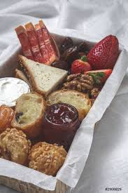 Un petit déj healthy dans un bocal. Brunch De Petit Dejeuner Sain Emporter Box Stock Photo Crushpixel