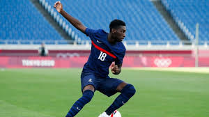 In the game fifa 21 his overall rating is 72. Brybthuvympf9m