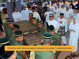 Tengku arif temenggong pahang, tengku fahd mu'adzam sultan ahmad shah serta kerabat diraja. Tengku Arif Bendahara Pahang Selamat Dikebumikan Youtube