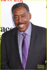 Jane Fonda & Lily Tomlin Team Up At 'Grace & Frankie' Season 2 Premiere