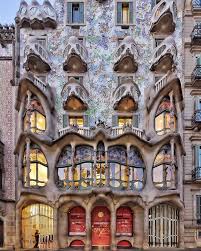La casa batlló es un edificio modernista del arquitecto catalán antoni gaudí. Gallery Of Barcelona City Guide 23 Places To See In Gaudi S Birthplace 8