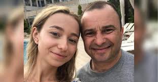 Читайте её полное досье, биографию и компромат. Zvezdnaya Zhizn Novoj Nevesty Viktora Pavlika Svadbu Otlozhili Nacionalnyj Bank Novostej