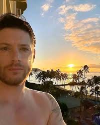 Jensen Ackles Official