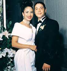 The singer who is married to bill arriaga is a mother to a son named jovan arriaga. 42 Reasons Selena Was Awesome Selena Quintanilla Outfits Selena Quintanilla Selena Quintanilla Fashion