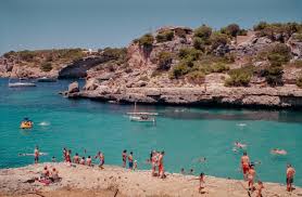 Mallorca collection handpicks the best holiday villas to rent in mallorca. Das Sind Die Aktualisierten Corona Regeln Auf Mallorca