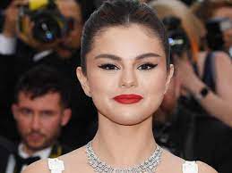 Actress and singer selena gomez was born on july 22, 1992 in grand prairie, texas. Selena Gomez Announces Her Marriage With Bill Murray On Social Media English Movie News Times Of India