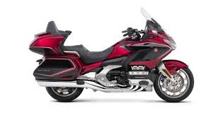 Prices, photos, fact sheet a motorcycle that promises to ride great distances with great comfort is the honda gl 1800 gold wing tour 2021. New Honda Gl 1800 Gold Wing Tour 2021 Prices Photos Datasheet