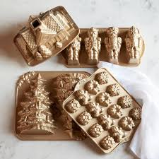 Nordic Ware Holiday Bitelet Pan In 2020 Nordic Ware Tree Cakes Mini Cake Pans