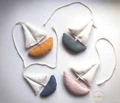 Schiffchen Kinderwagen Anhanger Boot Segelschiff Kinderwagenkette Maxicosianhanger Spielbogenanhanger In 2020 Kinder Kinderwagenkette Schnullerkette