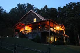 Antler log cabins are secluded near brown county indiana, we offer year round luxury log cabin vacation rentals with lakefront views by nashville indiana. Rustic Elegance