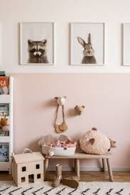 Pour créer une chambre qui a du style et qui corresponde aux goûts de votre enfant, on vous du classique rose aux nouveaux codes de la déco girly, découvrez nos meilleures idées pour personnaliser la chambre de votre petite fille ou de. Chambre D Enfants 20 Idees Stylees Pour Habiller Les Murs