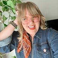 Carrie Winfrey's Instagram, Twitter & Facebook