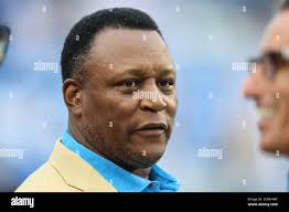 While barry back hi-res stock photography and images