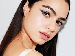 Olive oilolive oil has everything that our hair needs to stay healthy and thick. How To Make Your Eyebrows Thicker Naturally