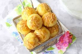 Cara membuat kue nastar nanas juga tidaklah sulit. Cara Membuat Kue Nastar Nanas Yang Enak Lumer