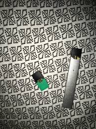 Just for good measure, turn your juul stick over and clean the bottom gold circles (where it charges). Mint Juul Pod Tastes Weird Pod Juice Jewel Mint Cool Nicotine Salt Eliquid 15 30ml