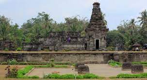 7 sumber sejarah kerajaan kediri berupa prasasti, candi, kronik dan berita asing dari luar. Sejarah Kerajaan Kediri Raja Peninggalan Kejayaan Keruntuhan