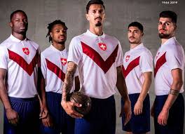 Lille reçoit dijon dimanche (17h) dans le cadre de la 22e journée de ligue 1. Lille Osc 2019 New Balance 75th Anniversary Kit Lilleosc Losc Footballshirt Lille Osc Lille 75th Anniversary