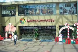 Menara taming sari yang terletak di bandar melaka ini mula beroperasi pada tahun 2008. Senarai Tempat Menarik Di Melaka Percutian Bajet
