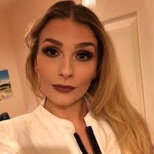 Leanna Parsons's Instagram, Twitter & Facebook