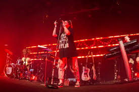She scheduled her sleeping with roses tour for fall 2018. Review Chelsea Cutler Omnisound Magazine