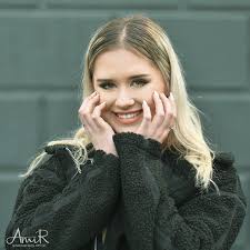 Mail : Noorzaki235@gmail.com Here is my Portfolio :  https://instagram.com/noor.zk75?igshid=YmMyMTA2M2Y=: