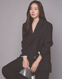 마을 주민들에게 공포의 대상이 된 강아지 떼 들개처럼 행동하는 이 녀석들에게도 한때는 주인이 있었다는데. On Uvg013w5nom