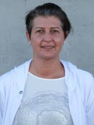 Deborah Simoes's Instagram, Twitter & Facebook