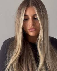 Tara Howarth (tarahowarth85)