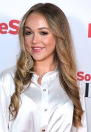 The beautiful Ellie Dadd who plays Amy Mitchell i sure hope she will make  it Jack can't loose another child.