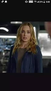 The voice says, hello, sara and she asks, what are you doing here? before she gets three arrows to her chest. When Do We Know Who Killed Sara Lance In Arrow Quora