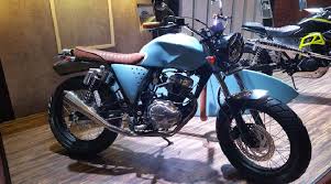 Honda cb150 verza ban lebar menjadi konsep modifikasi simpel yang bisa dilihat pada motor saya. All New Honda Cb150 Verza Disulap Menjadi Motor Pantai Otomotif Tempo Co
