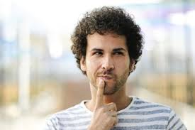 Molto di moda è proprio il riccio spettinato, che viene portato libero senza prodotti. Capelli Ricci Uomo Capelli Ricci Capelli Ricci Nell Uomo