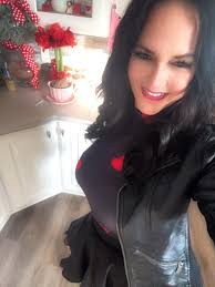 wna + valentine emoji number 5 me: ❤️