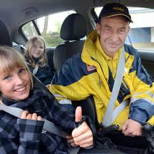 Verkehrserziehung in der Jakob-Grimm-Schule: ADAC schulte Fünftklässler