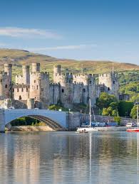 Travellers are attracted to wales because of its beautiful landscape. Startseite Wales