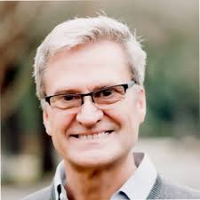 UF Names Veteran Journalist Denise Vickers as New Director of the  Innovation News Center