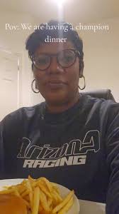 Cenando Mac Donalds en Trinidad y Tobago