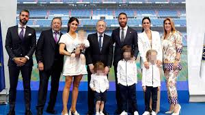 Check spelling or type a new query. Sergio Ramos Feliz Con Pilar Rubio Y Sus Tres Hijos