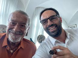 GLI 85 ANNI DI VITTORIO PERROTTA 🎂 Buon compleanno a Vittorio Perrotta,  tra gli imprenditori più illuminati nativi della Costiera Amalfitana.  Quella di Vittorio Perrotta (lo scorso anno insignito del titolo di