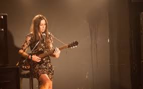 Anyone know what this guitar is? Lera Lynn, True Detective S2 : r/guitars